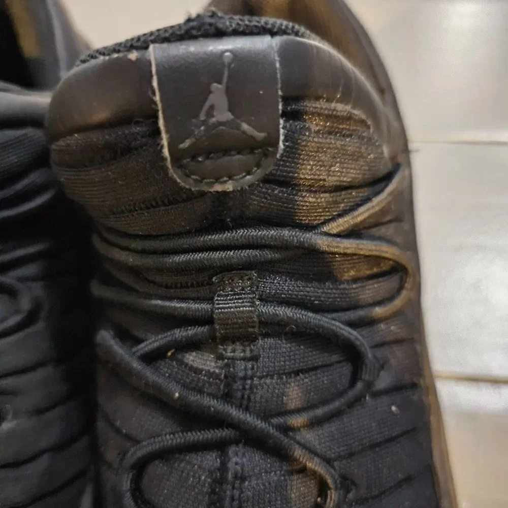 Air Jordan Kid's Boys Flight Luxe Black Low Top Athletic Sneaker Shoes Size 2Y